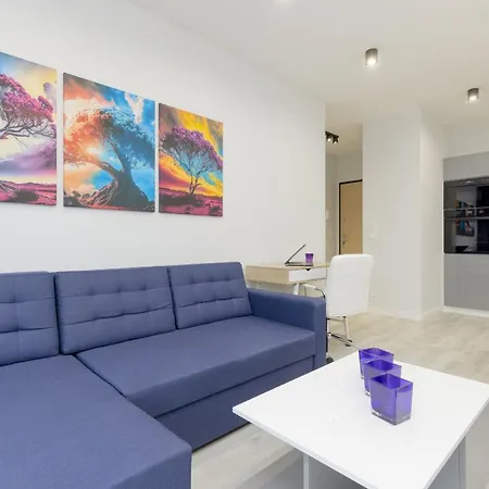 Dark Blue And Grey Apartment With Pastel Bedroom In Warsaw By Noclegi Renters Exterior foto