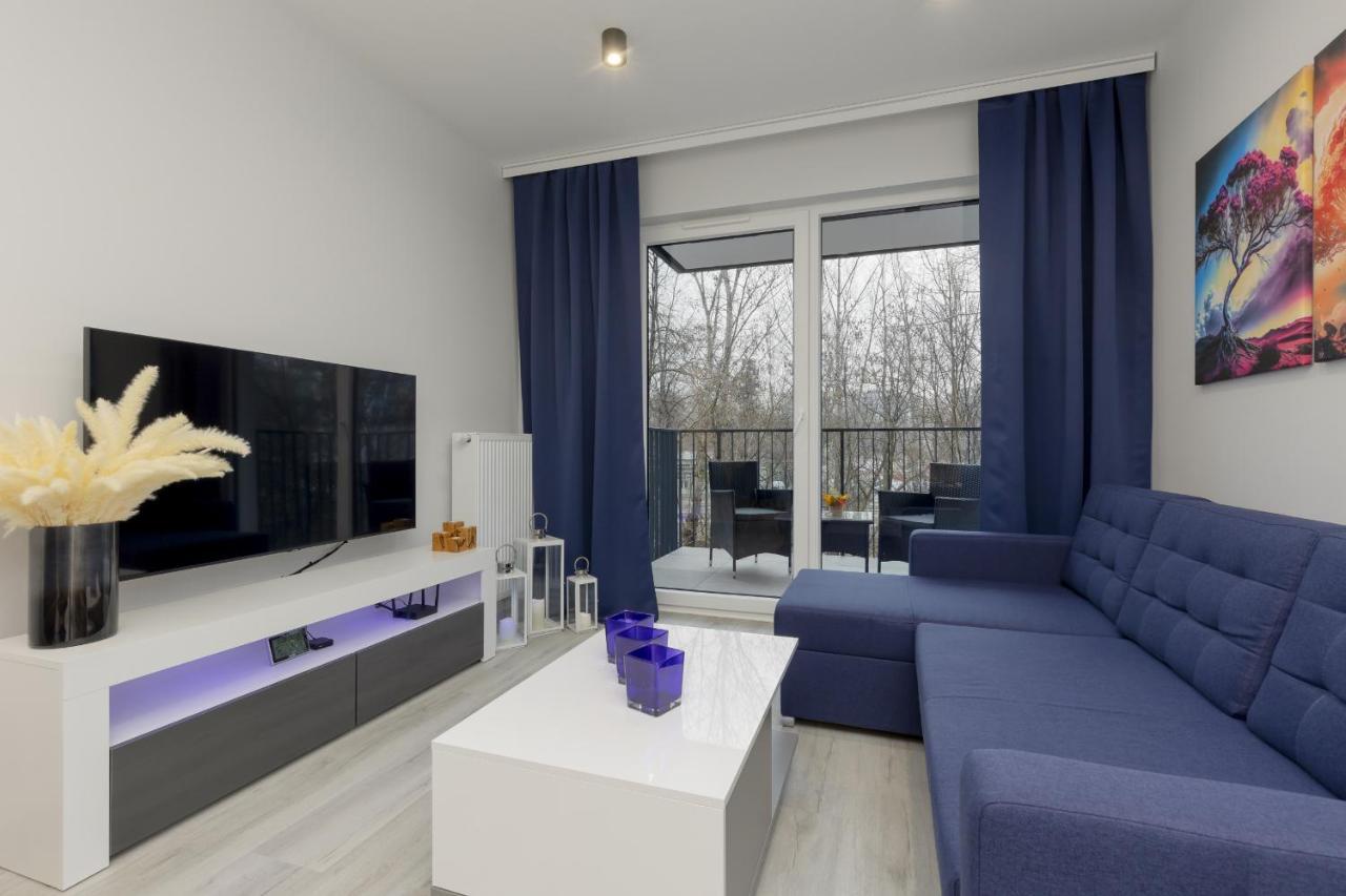 Apartamento Dark Blue And Grey With Pastel Bedroom In By Renters Varsovia